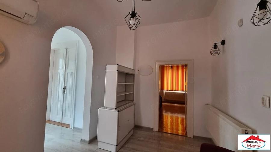 Casă cu 2 camere cu Teren 200 Mp în Central
