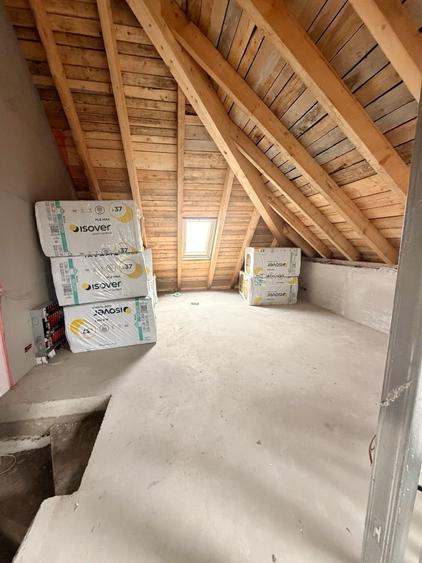 Duplex cu 4 camere cu Canalizare în Dumbrăvița