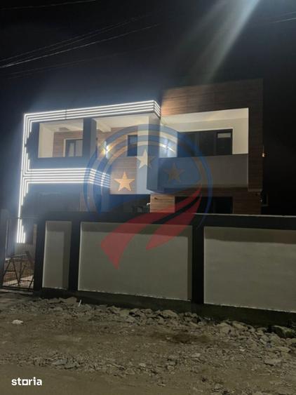 Casă cu 5 camere cu Teren 475 Mp în Podari