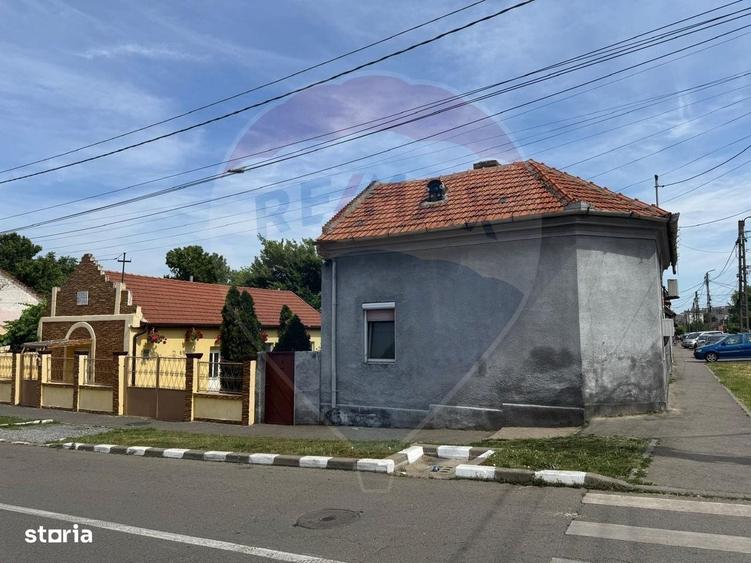 Casă cu 4 camere cu Teren 450 Mp în Șega