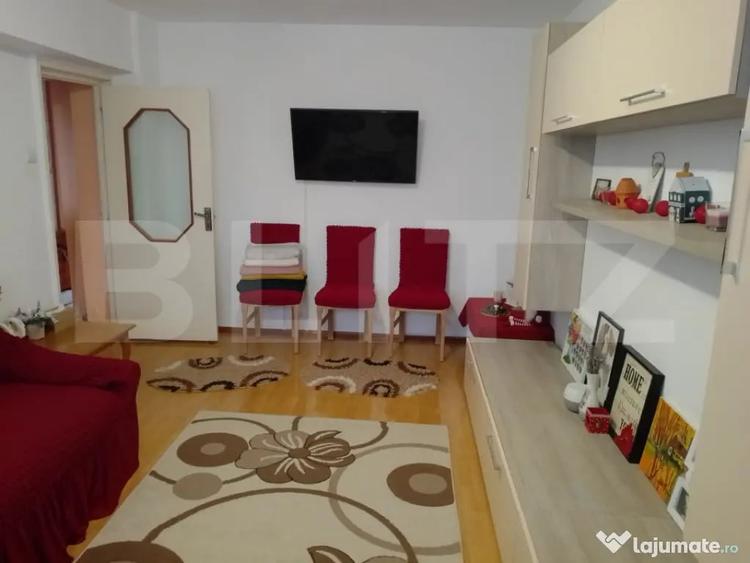 Apartament cu 3 camere decomandat în Central