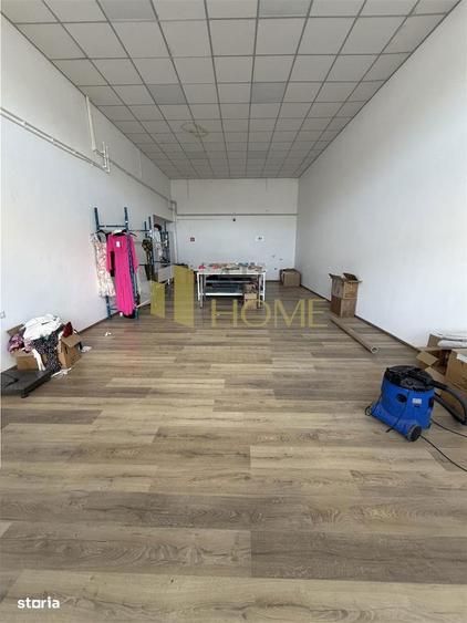 Spațiu comercial, de 870 mp, în Păulești
