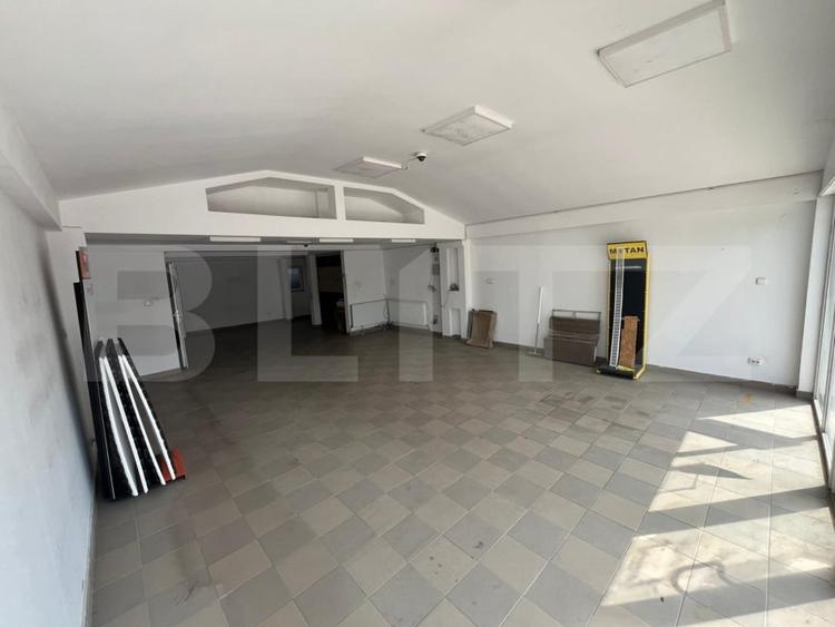 Spațiu comercial, de 160 mp, în Micro 11