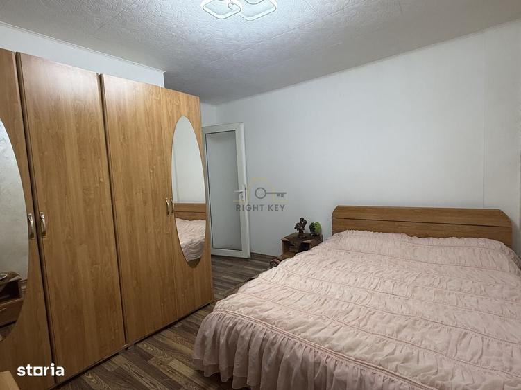 Apartament cu 4 camere decomandat în Central