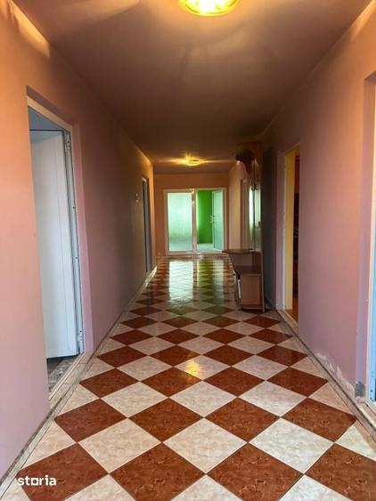 Casă cu 4 camere cu Teren 1105 Mp în Târgșoru Vechi