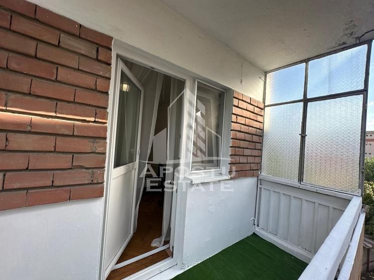 Apartament cu 3 camere decomandat în Complex Studențesc