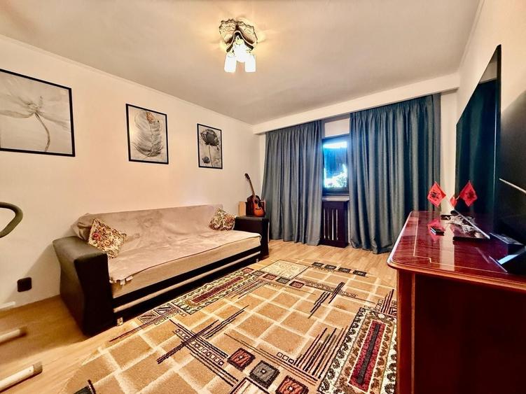 Apartament cu 3 camere decomandat, mobilat în Tineretului