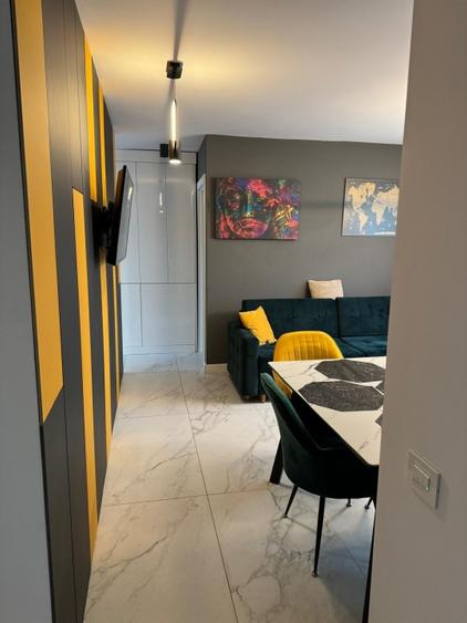 Apartament cu 2 camere semidecomandat, mobilat în P-ța Mihai Viteazul