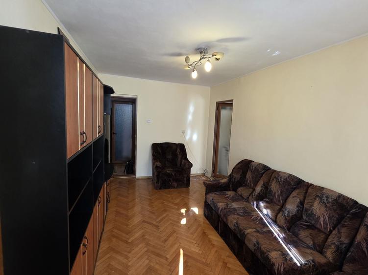 Apartament cu 2 camere semidecomandat în Micro 19