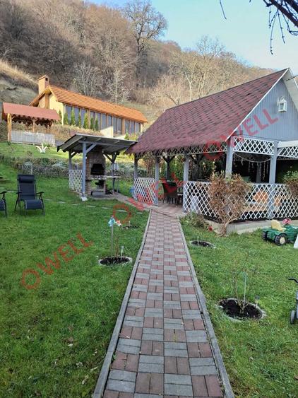 Casă cu 4 camere cu Teren 676 Mp în Central