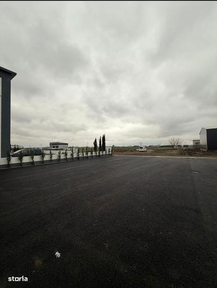 Spațiu comercial, de 300 mp, în Livada
