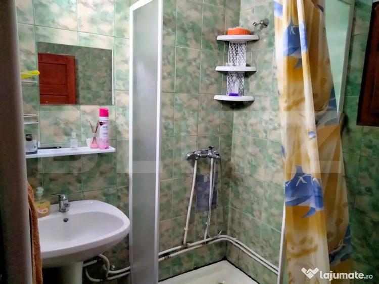 Casă cu 5 camere cu Teren 350 Mp în Deal