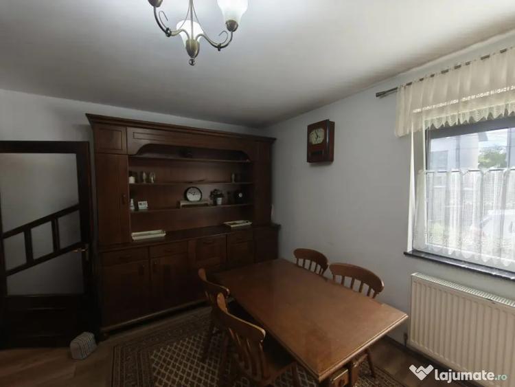 Casă cu 5 camere cu Teren 1500 Mp în Central