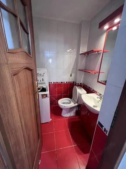 Apartament cu 3 camere decomandat în Teilor