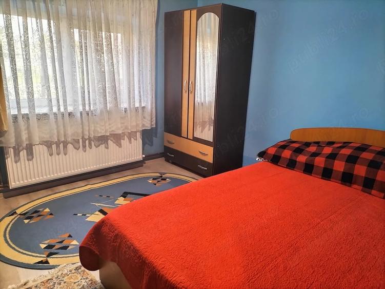 Casă cu 5 camere cu Teren 1000 Mp în Central