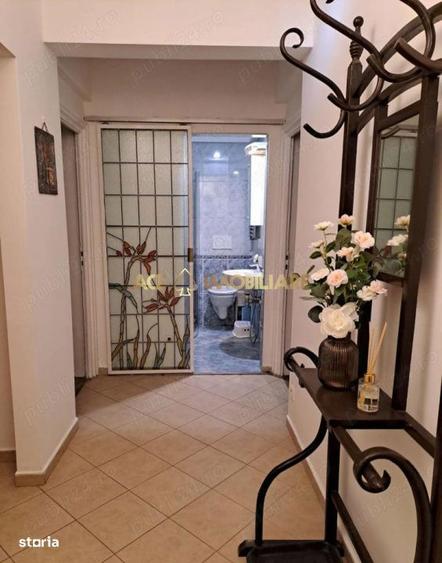 Apartament cu 2 camere, mobilat în Romană