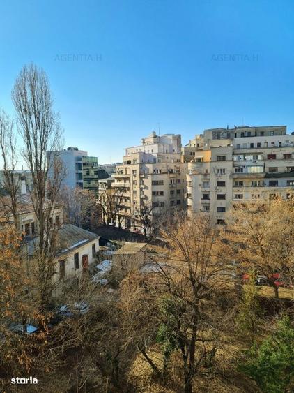 Apartament cu 2 camere semidecomandat, mobilat în Ultracentral