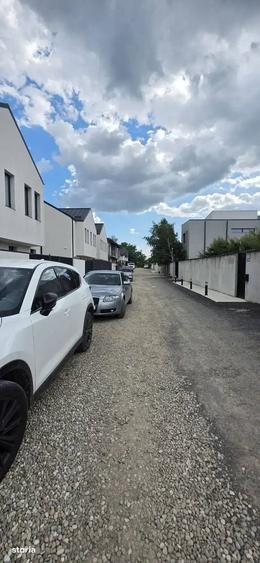 Casă cu 4 camere în Odăile