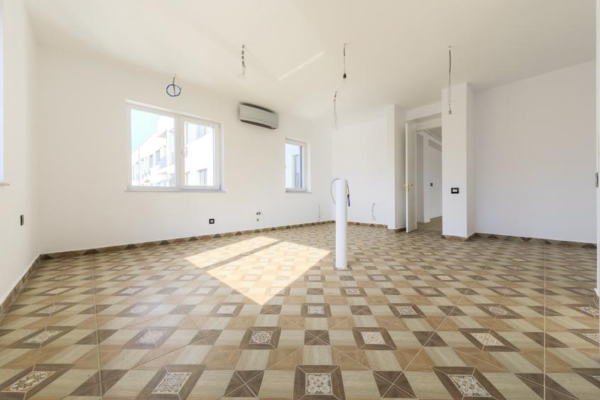 Duplex cu 6 camere cu Canalizare în Timpuri Noi