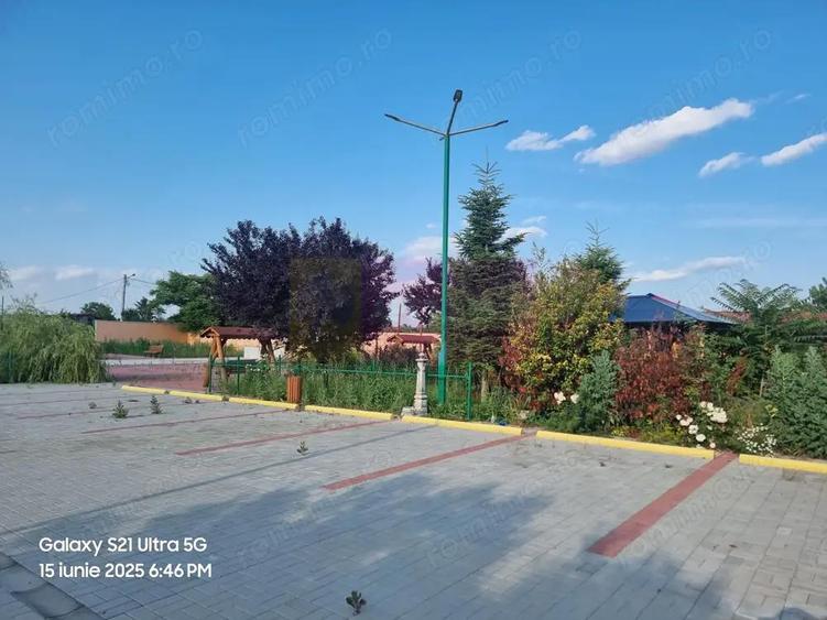 Casă cu 10 camere cu Canalizare în Teișori