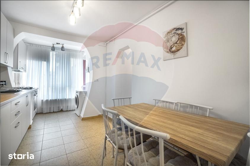 Apartament cu 3 camere decomandat în Vlahuță