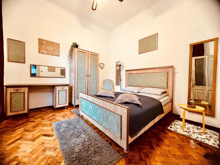 Apartament cu 2 camere semidecomandat, mobilat în Brașovul Vechi