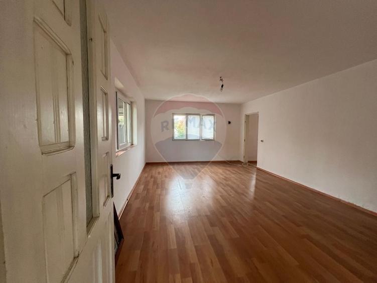 Casă individuală cu 5 camere cu Teren 967 Mp în Tisa-Silvestri