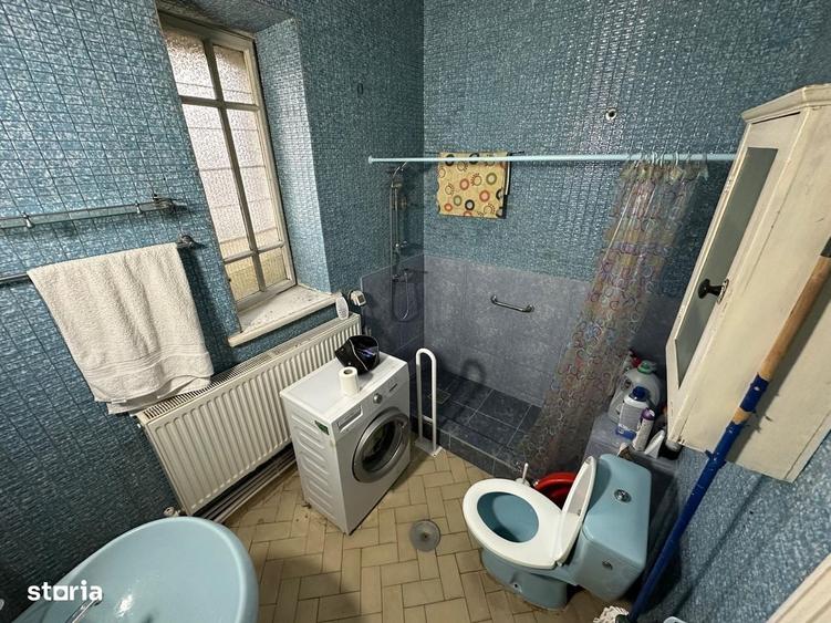 Apartament cu 3 camere semidecomandat în Albești