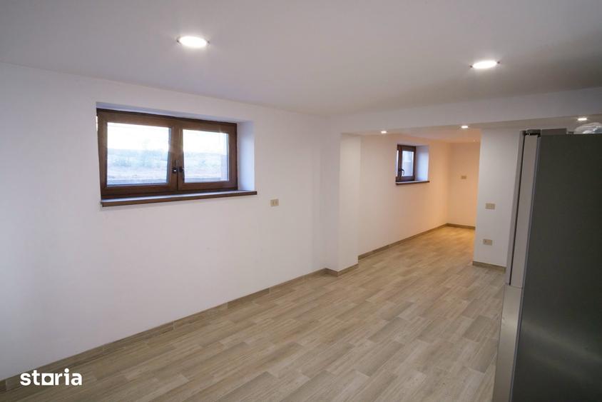 Casă cu 5 camere cu Teren 1352 Mp în Central