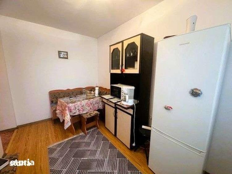 Apartament cu 4 camere în Drăgănești-Olt