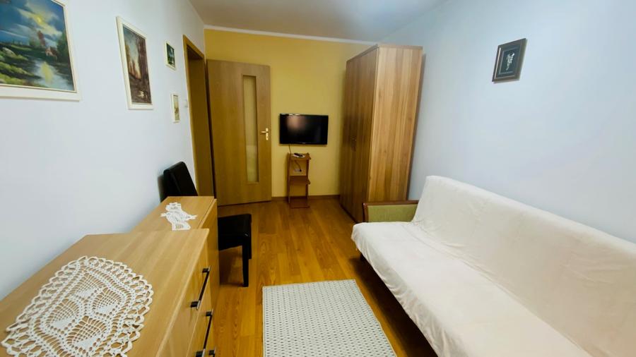 Apartament cu 3 camere semidecomandat în Tomis Nord