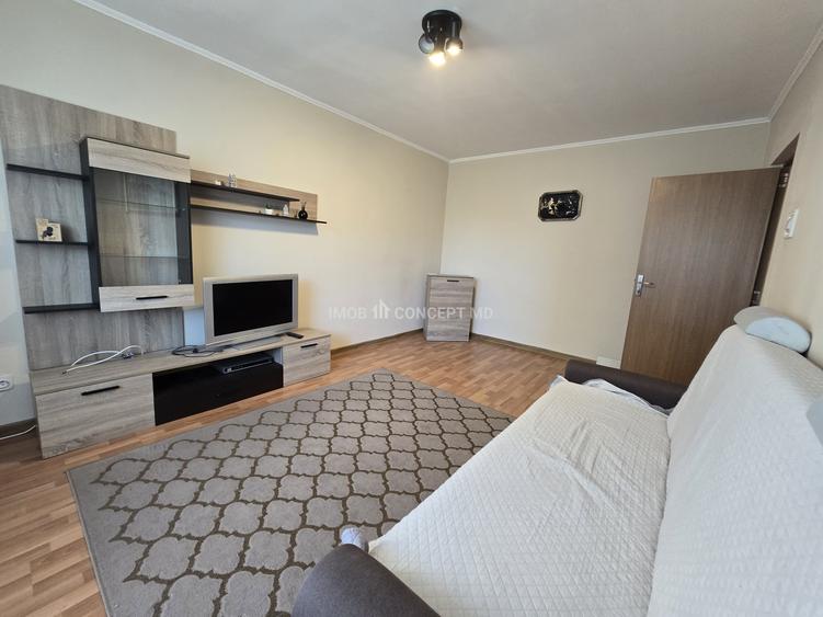 Apartament cu 3 camere decomandat, mobilat în P-ța Mihai Viteazu