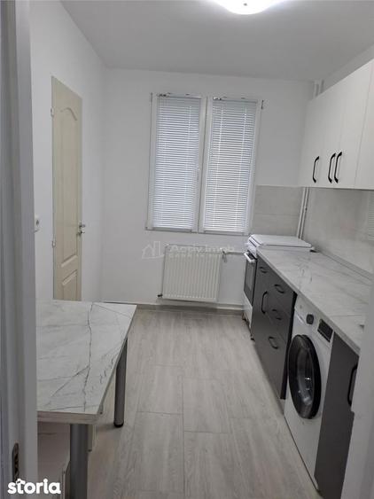 Apartament cu 3 camere semidecomandat, mobilat în Rahova