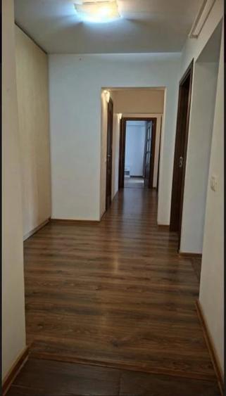 Apartament cu 3 camere decomandat în Găvana