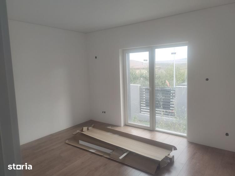 Casă cu 5 camere cu Teren 450 Mp în Apahida