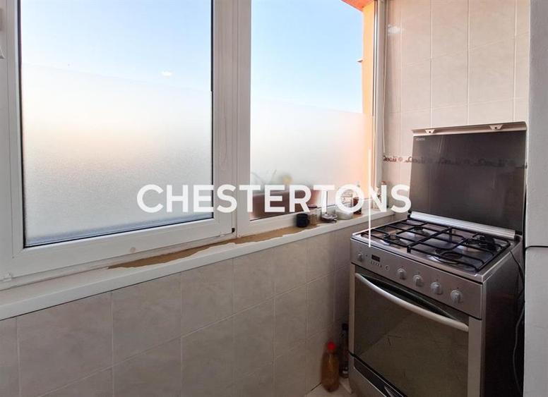 Apartament cu 3 camere decomandat în Tei