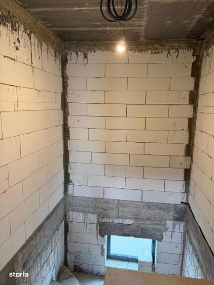 Casă cu 5 camere cu Teren 500 Mp în Cârcea