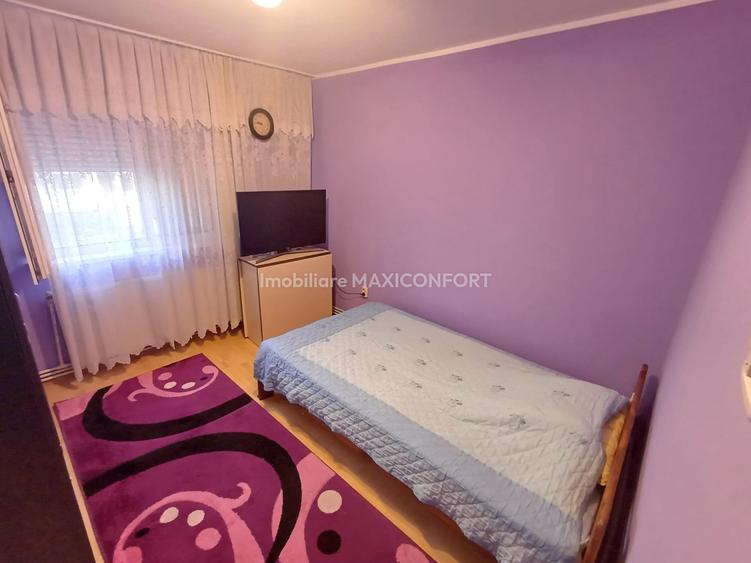 Apartament cu 3 camere semidecomandat în Viziru 1