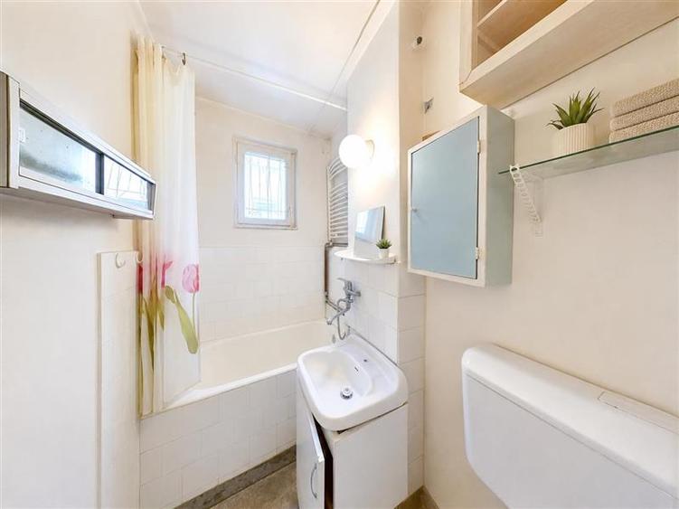 Apartament cu 2 camere nedecomandat, mobilat în Libertății