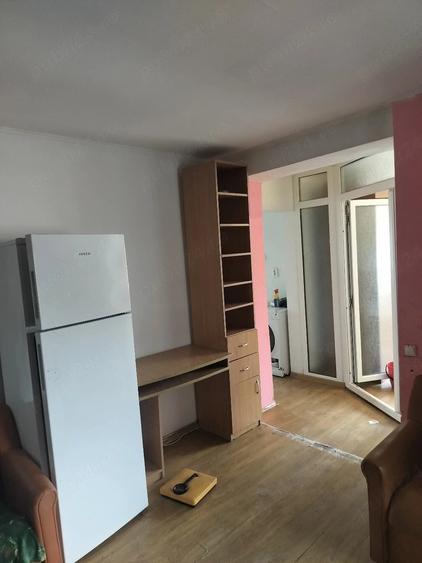 Apartament cu 2 camere decomandat în 1 Mai