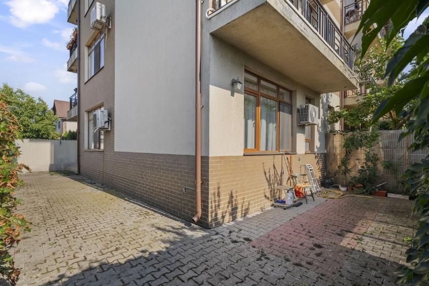 Apartament cu 3 camere decomandat, mobilat în Central