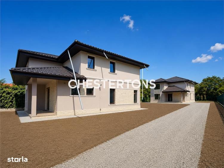 Casă cu 4 camere în Ostratu
