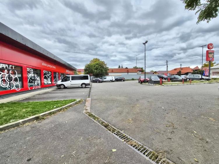 Spațiu comercial, de 910 mp, în Filipeștii de Pădure