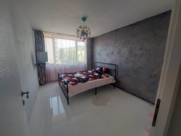 Apartament cu 3 camere decomandat în Nicolae Bălcescu