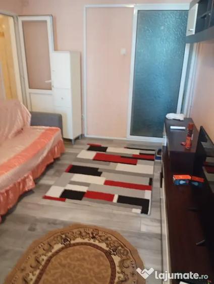 Apartament cu 2 camere semidecomandat în Obor