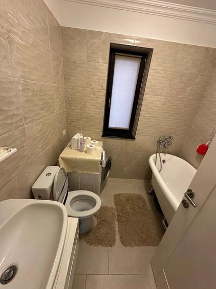 Apartament cu 3 camere decomandat, mobilat în Spitalul Județean