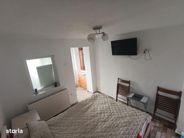 Casă cu 4 camere decomandat cu Teren 200 Mp în Central