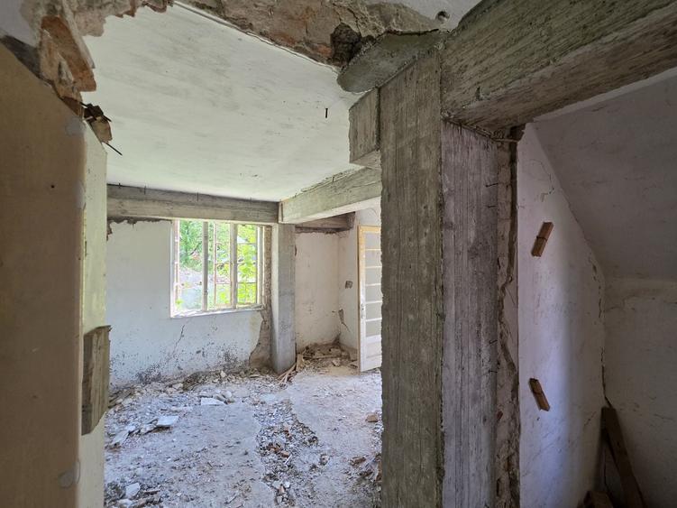 Casa de vanzare vecinatate centru oras Pucioasa. - 6