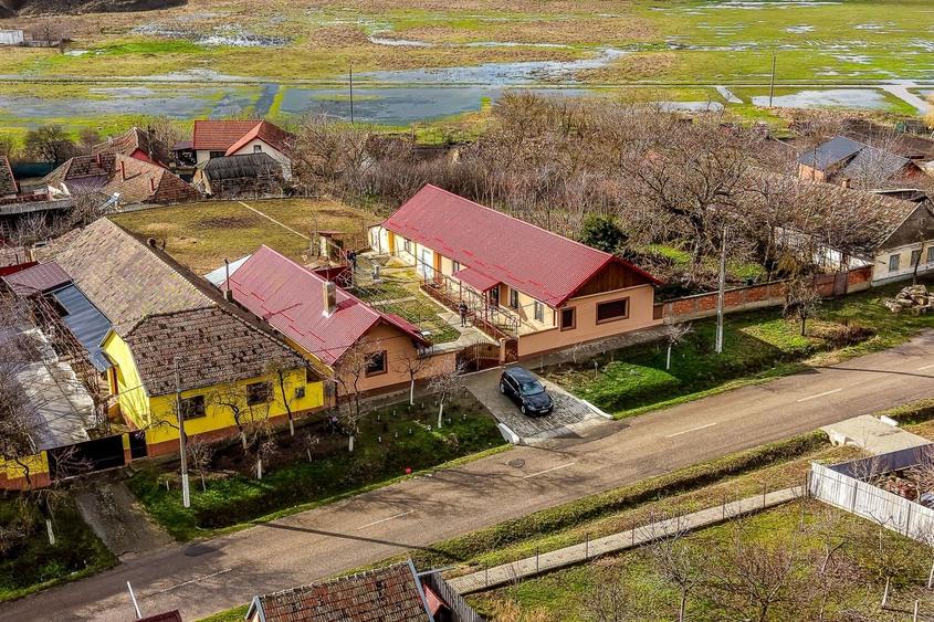 Casă individuală cu 3 camere cu Canalizare în Vinga