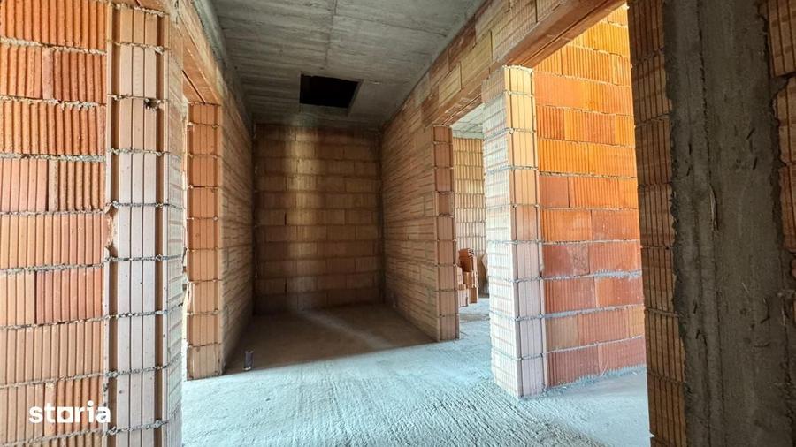 Casă cu 4 camere cu Teren 350 Mp în Tipografilor